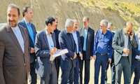  بازدید معاون آب و خاک وزارت جهادکشاورزی از سراب گاماسیاب محل انشعاب نهرگیری شهرستان نهاوند